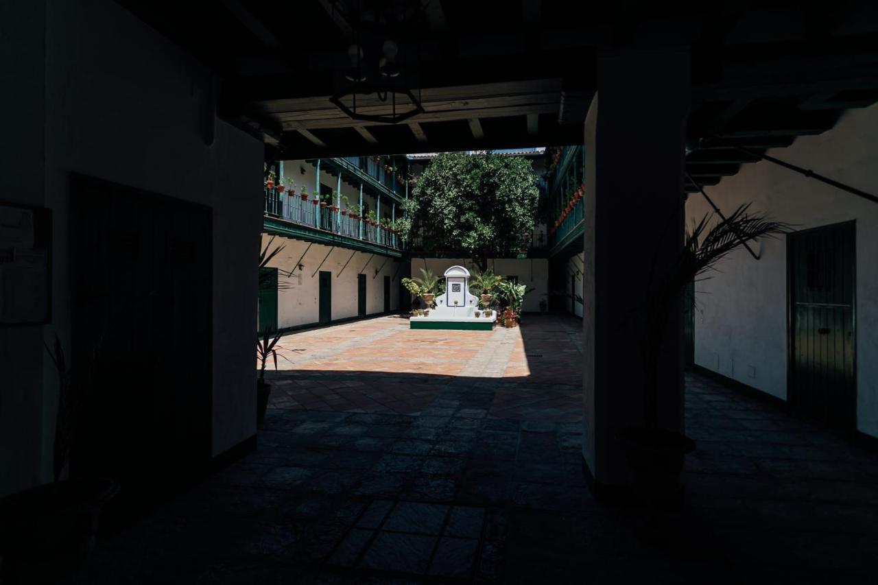 Alohamundi Alcazares Sevilla Bagian luar foto